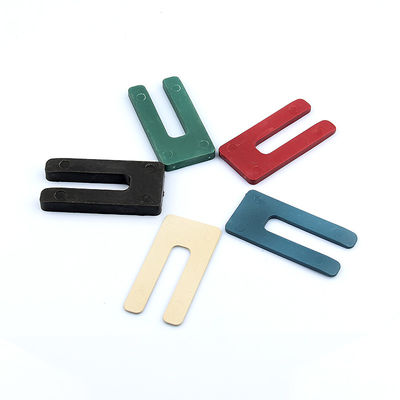 OEM / ODM Khung cửa nhựa miếng chêm U Kiểu Nylon Người đóng gói 3.2MM X 75MM